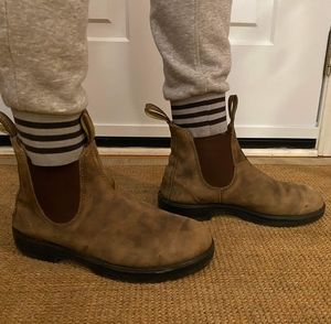 Rustic brown Blundstones size 8 AUS